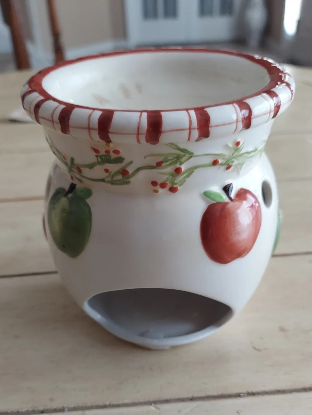 White Ceramic Wax Diffuser with Red & Green Apple Tree Motif XL NWOT 2018